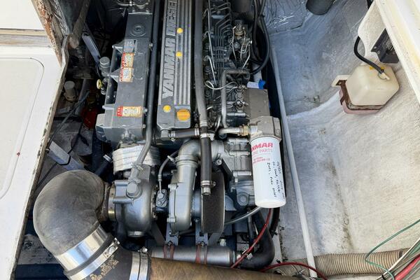 SINE QUA NON 33ft Bertram Yacht For Sale