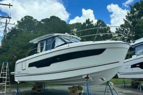 30ft Jeanneau Yacht For Sale