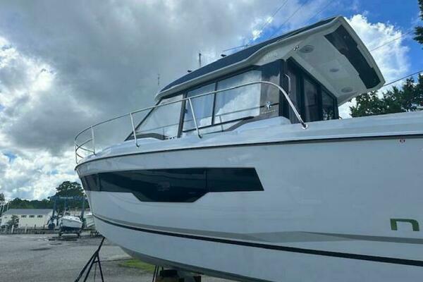 30ft Jeanneau Yacht For Sale