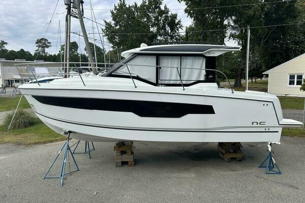 30ft Jeanneau Yacht For Sale