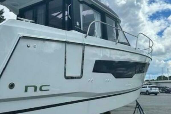 30ft Jeanneau Yacht For Sale