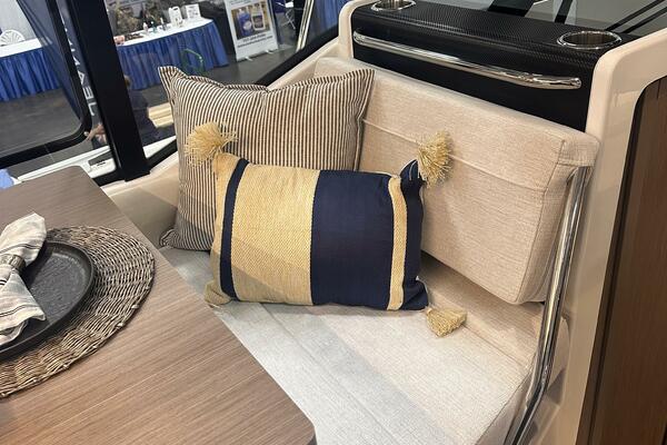 30ft Jeanneau Yacht For Sale