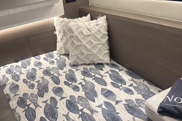 30ft Jeanneau Yacht For Sale