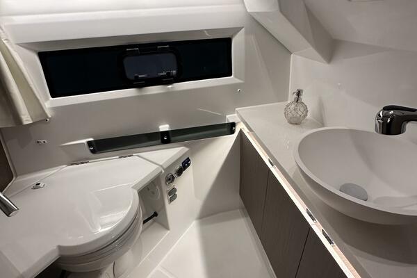 30ft Jeanneau Yacht For Sale