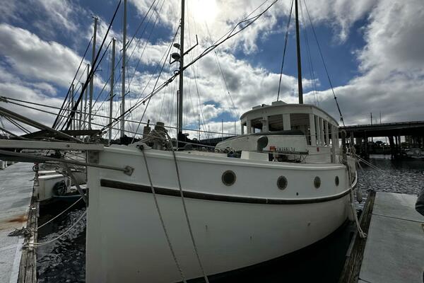 Briney Bug 34ft Custom Yacht For Sale