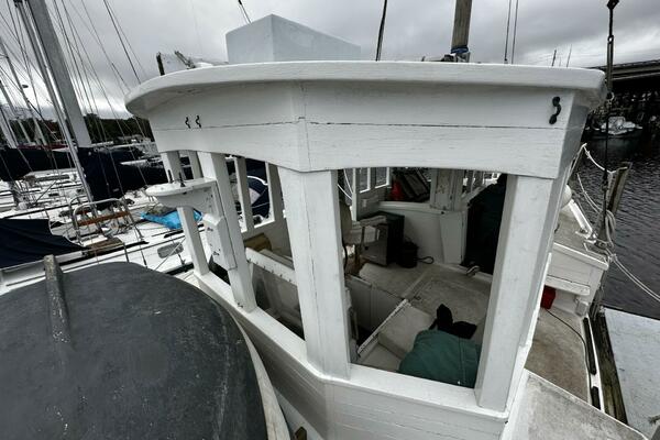 Briney Bug 34ft Custom Yacht For Sale