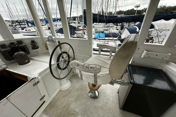 Briney Bug 34ft Custom Yacht For Sale