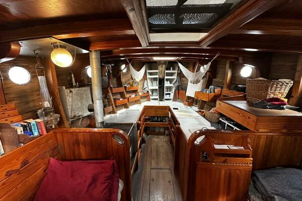 Briney Bug 34ft Custom Yacht For Sale