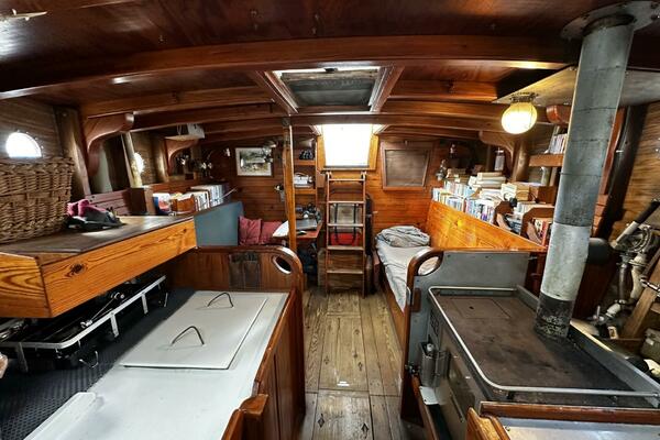 Briney Bug 34ft Custom Yacht For Sale