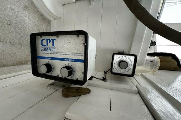 Briney Bug 34ft Custom Yacht For Sale