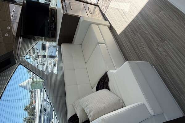 Cruisers Yachts 50 CANTIUS Yacht For Sale