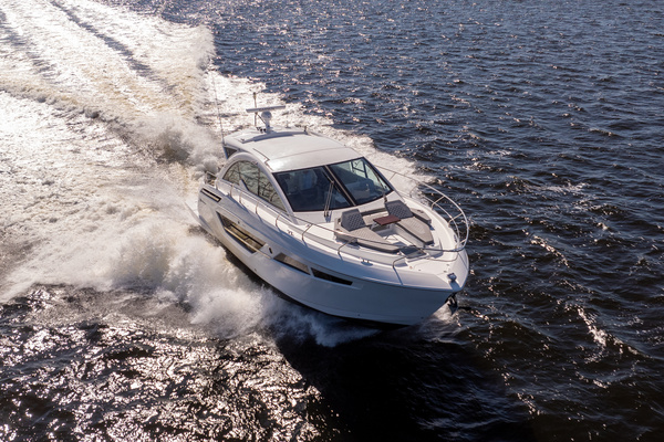 50ft Cruisers Yachts Yacht For Sale