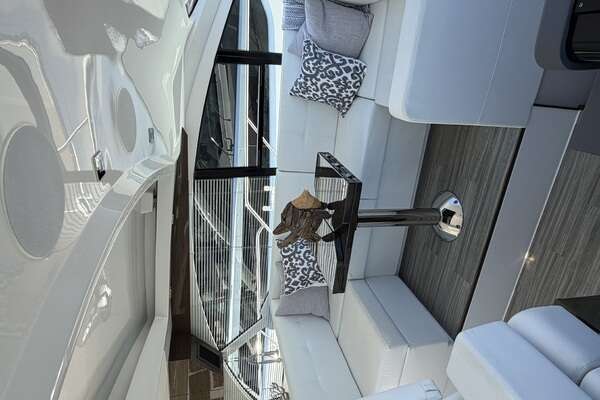 Cruisers Yachts 50 CANTIUS Yacht For Sale