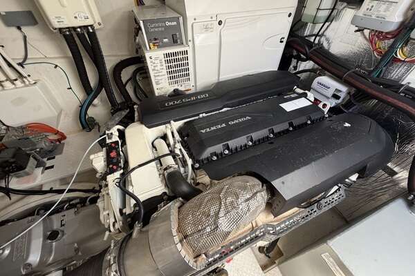 Cruisers Yachts 50 CANTIUS Yacht For Sale