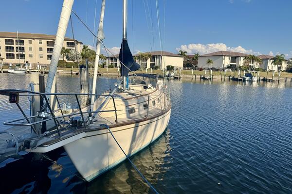 32ft Island Packet Yacht For Sale