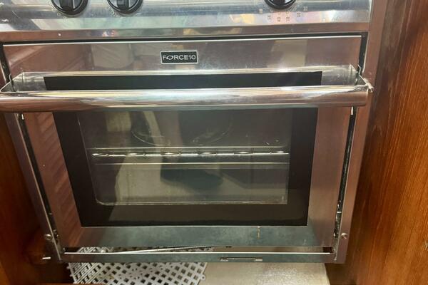 Force 10 Gimbaled Oven