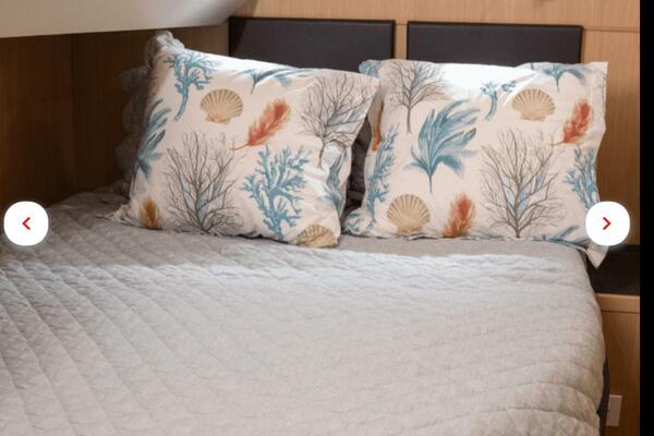 44ft Aquila Yacht For Sale