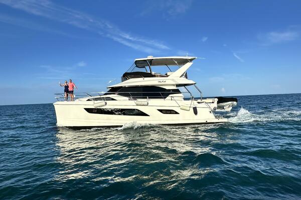 44ft Aquila Yacht For Sale