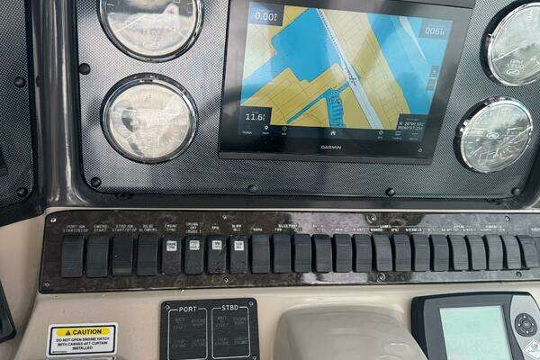 Sea Ray Sundancer Yacht For Sale