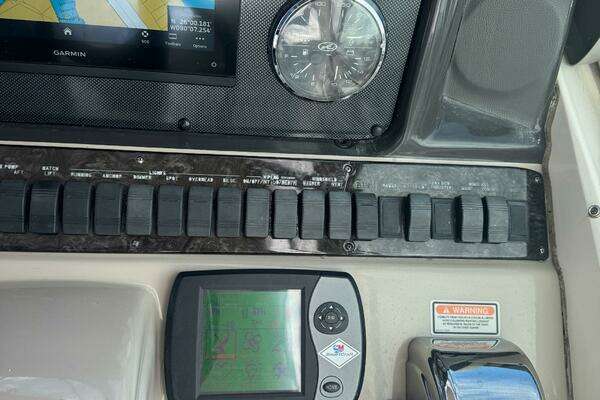 Sea Ray Sundancer Yacht For Sale