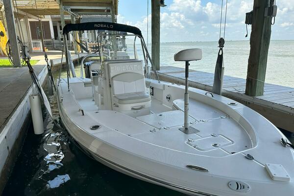 22ft Robalo Yacht For Sale