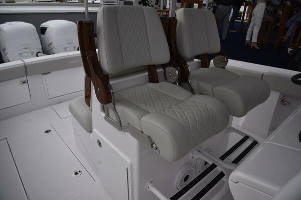 34ft Jupiter Yacht For Sale