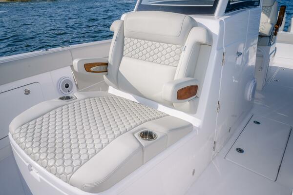 34ft Jupiter Yacht For Sale