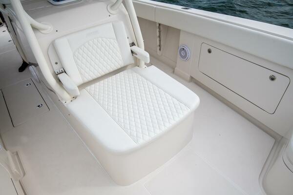 38ft Jupiter Yacht For Sale