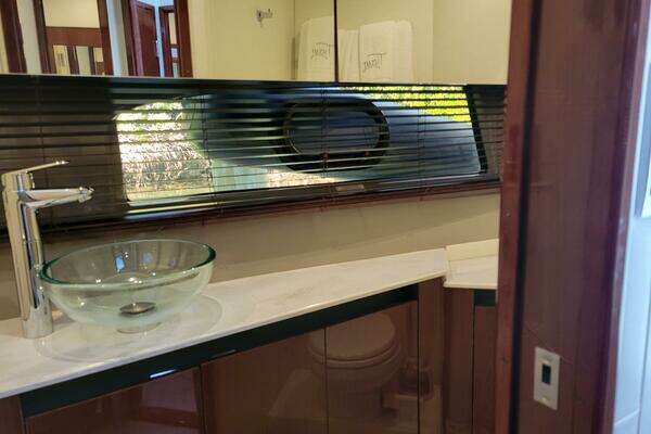 Sea Ray Sundancer 460 Yacht For Sale