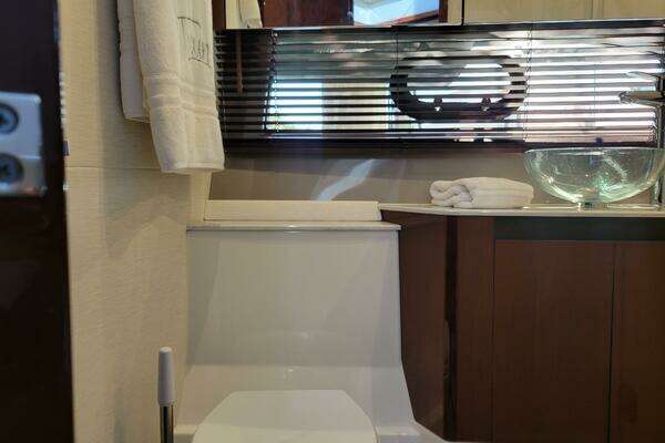 Sea Ray Sundancer 460 Yacht For Sale