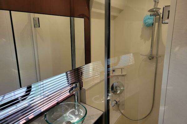 Sea Ray Sundancer 460 Yacht For Sale