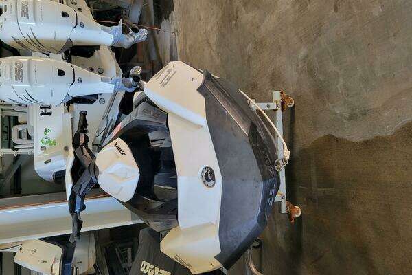 Sea Ray Sundancer 460 Yacht For Sale