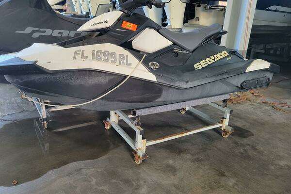 Sea Ray Sundancer 460 Yacht For Sale