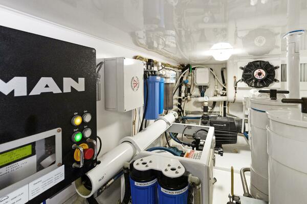 Lysea Lu  46ft Viking Yacht For Sale