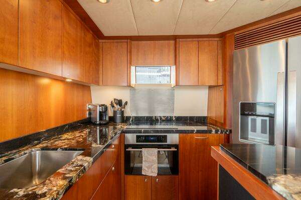 Sunseeker Manhattan 70 Yacht For Sale