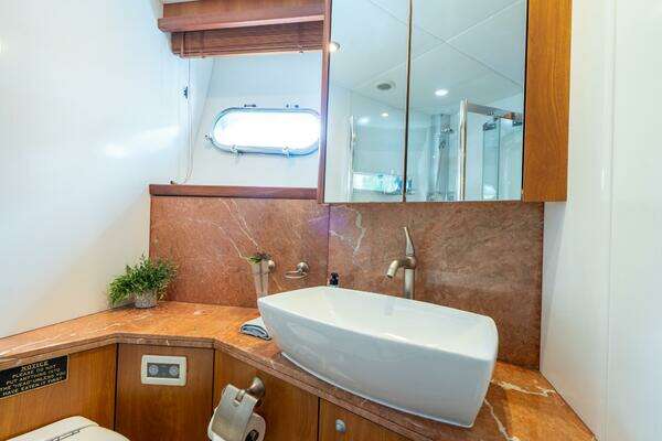 Sunseeker Manhattan 70 Yacht For Sale