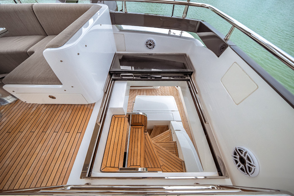 80ft Azimut Yacht For Sale