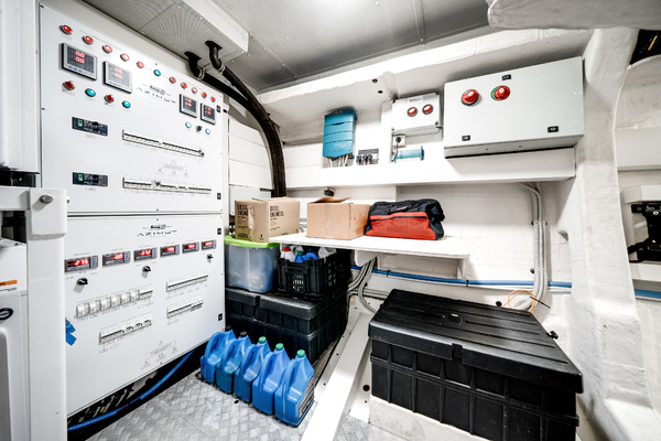 80ft Azimut Yacht For Sale