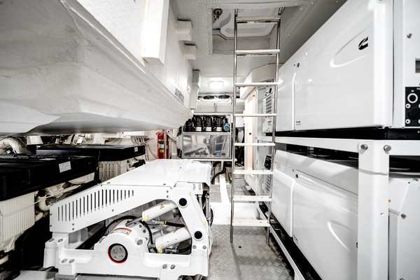 80ft Azimut Yacht For Sale