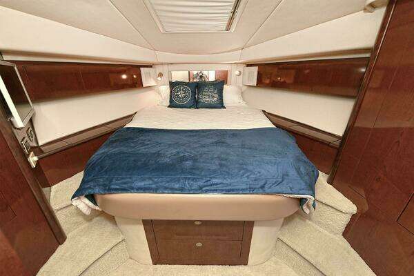 Sea Ray 44 Sedan Bridge Yacht For Sale