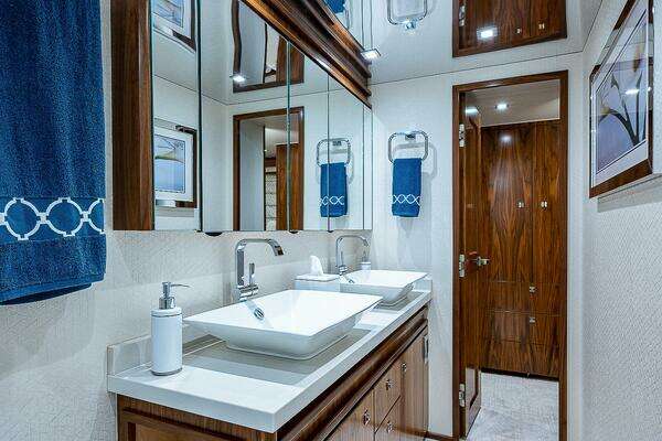 Viking 75 Motoryacht Yacht For Sale