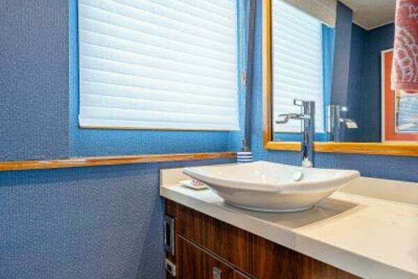 Viking 75 Motoryacht Yacht For Sale