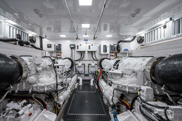 Viking 75 MIRAGE -  Engine Room