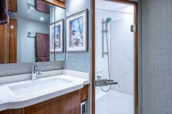 Viking 75 MIRAGE - Starboard Guest Stateroom