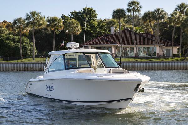 Pursuit 24 JOYSEA - Starboard Bow Profile