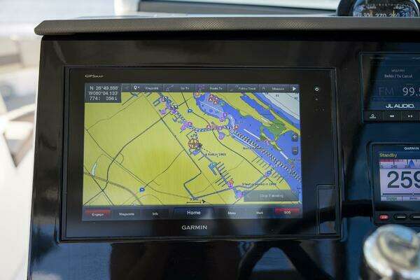 Pursuit DC 325 Dual Console Yacht For Sale