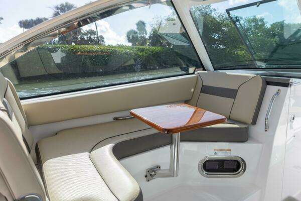 Pursuit DC 325 Dual Console Yacht For Sale