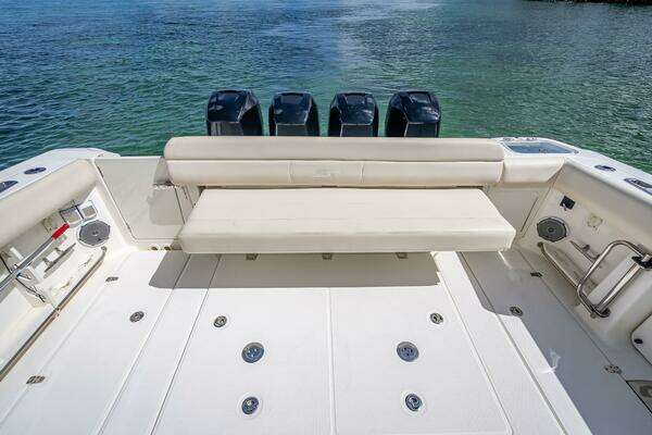 Boston Whaler  Yacht For Sale