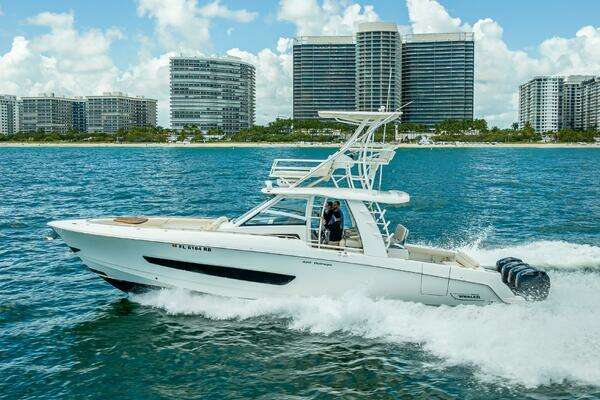 Boston Whaler  Yacht For Sale