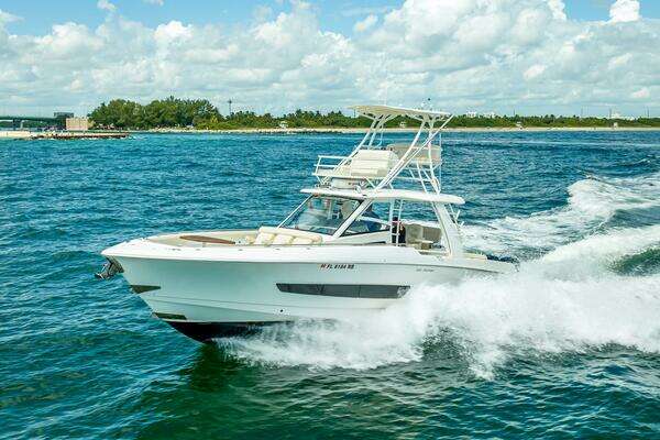 Boston Whaler  Yacht For Sale